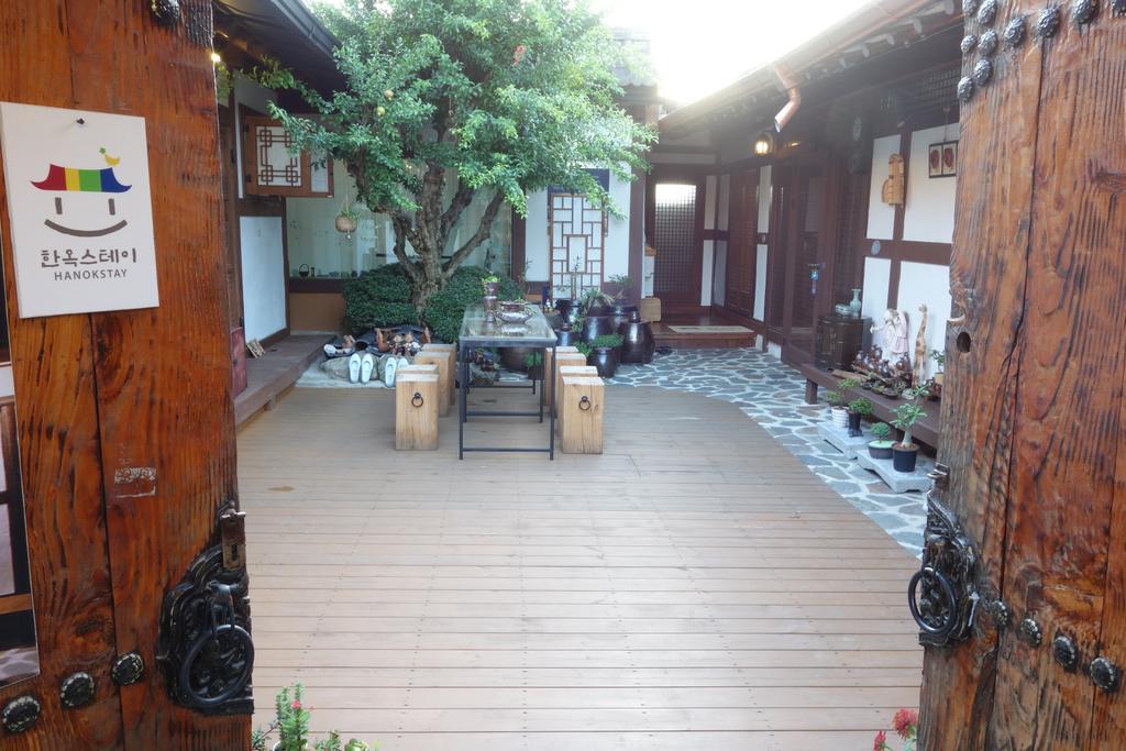 Inyeon Hanok Guesthouse Jeonju Zewnętrze zdjęcie